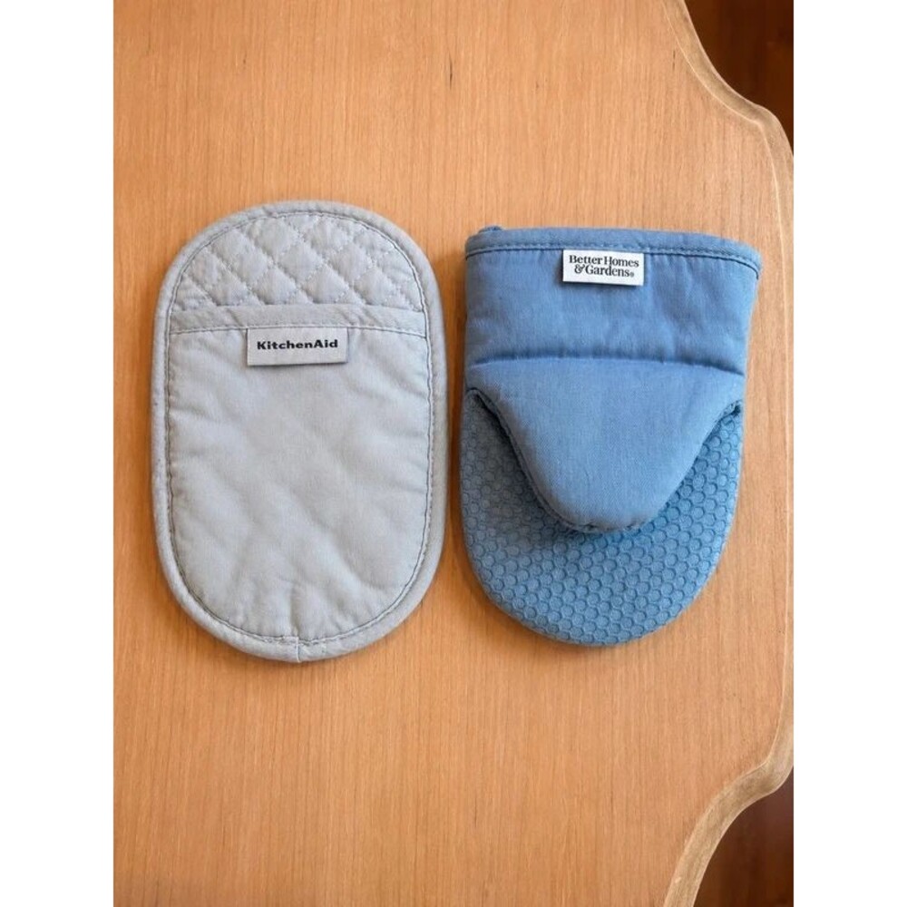 KitchenAid + Better Homes & Gardens Mini Oven Mitts